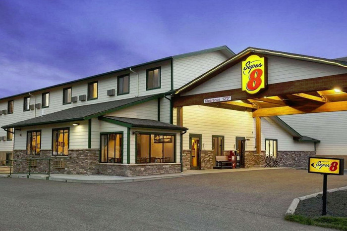 Super 8 Bozeman — Bozeman, MT